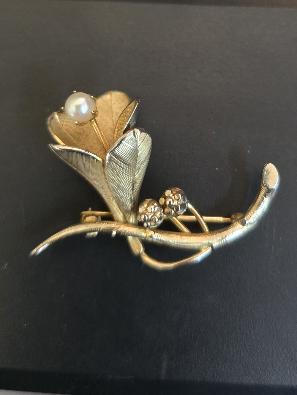 Vintage 12k Gold Filled Imperial IPS White Pearl Flower Brooch Pin
